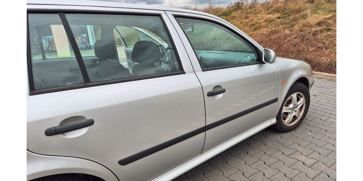 Skoda Octavia 233.200 km 700 &euro; Neu-Isenburg, Gravenbruch 63263