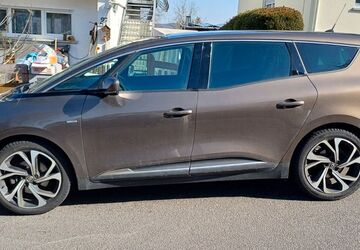 Renault Grand Scenic 82.500 km 15.600 &euro; Eppstein 65817