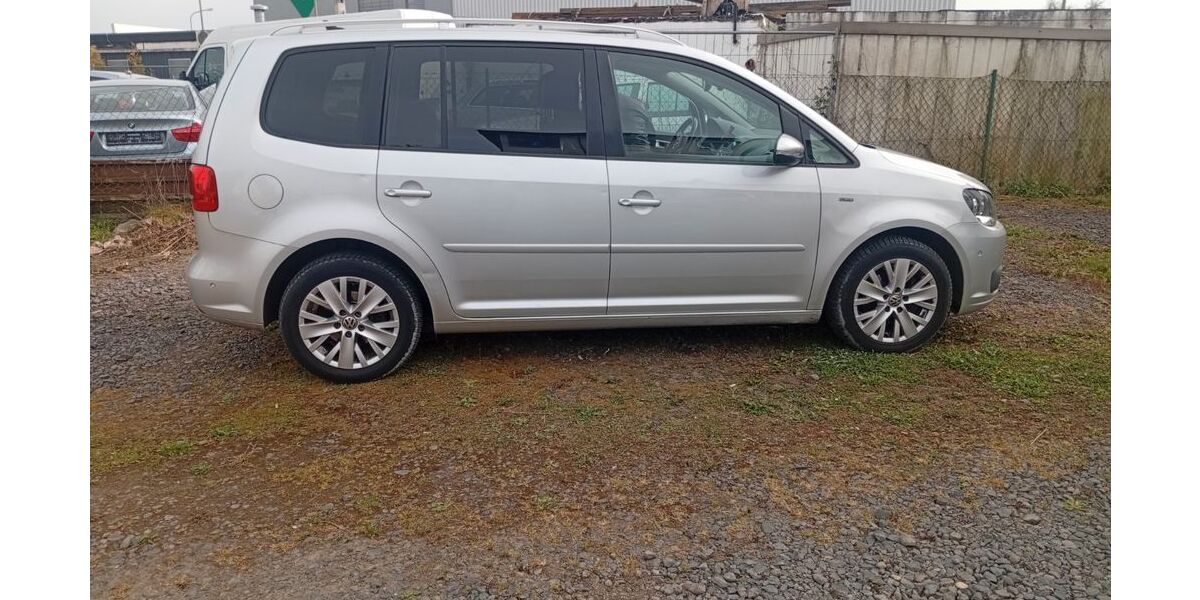 VW Touran 255.000 km 4.900 &euro; Hanau 63452