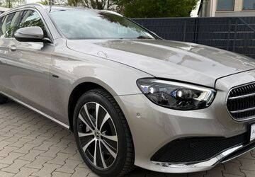 Mercedes-Benz E 300 57.527 km 29.900 &euro; Frankfurt am Main / Bergen-Enkheim 60388