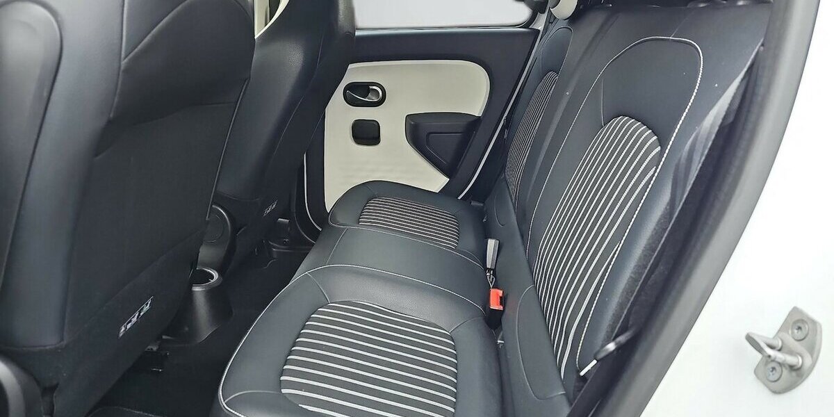 Renault Twingo Intens Electric Insp. Bremscheiben NEU 106.800 km 7.980 &euro; Schwalbach/Taunus 65824