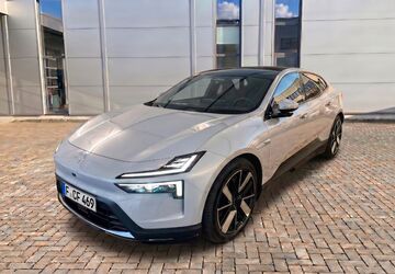 Polestar 4 12.825 km 50.500 &euro; Frankfurt am Main 60325