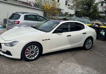 Maserati Ghibli 174.000 km 22.900 &euro; Frankfurt am Main, Stadt 65929