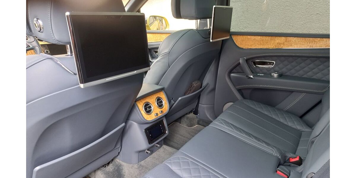 Bentley Bentayga 37.800 km 122.999 &euro; Frankfurt 65933