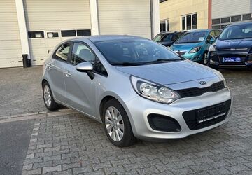Kia Rio 178.000 km 3.900 &euro; Hanau-Kleinauheim 63456