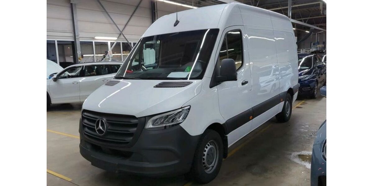 Mercedes-Benz Sprinter 139.890 km 26.800 &euro; Frankfurt 60386