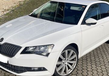 Skoda Superb 98.000 km 16.550 &euro; Frankfurt 60435