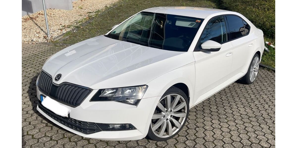 Skoda Superb 98.000 km 16.550 &euro; Frankfurt 60435