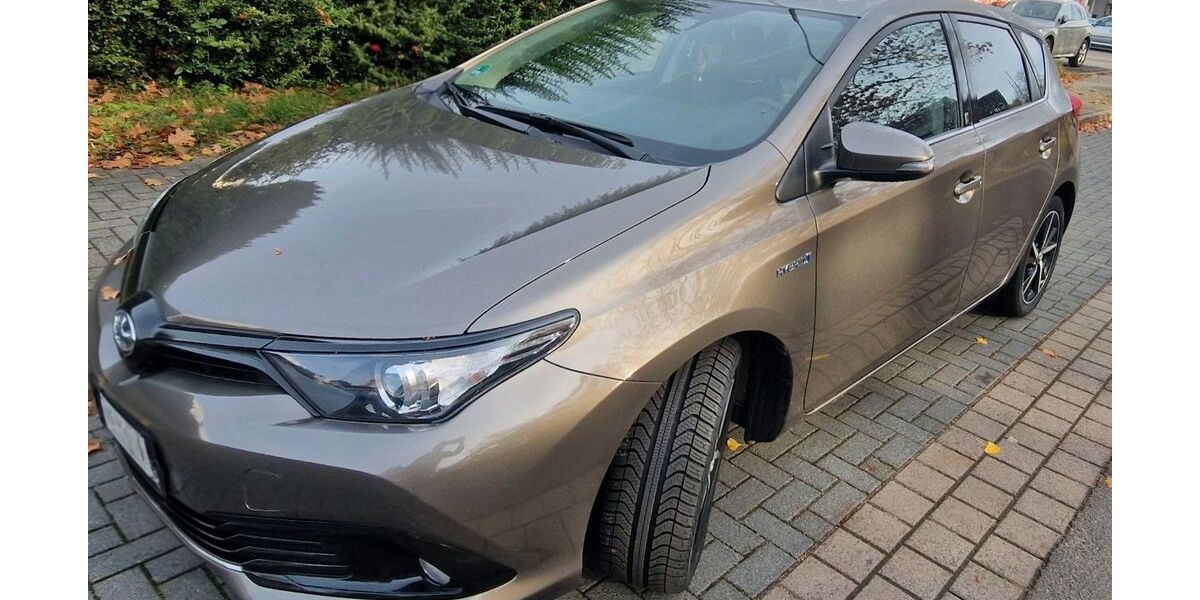 Toyota Auris 45.000 km 15.999 &euro; Obertshausen 63179