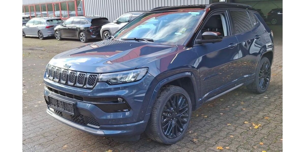 Jeep Compass 74.821 km 20.680 &euro; Rüsselsheim 65428