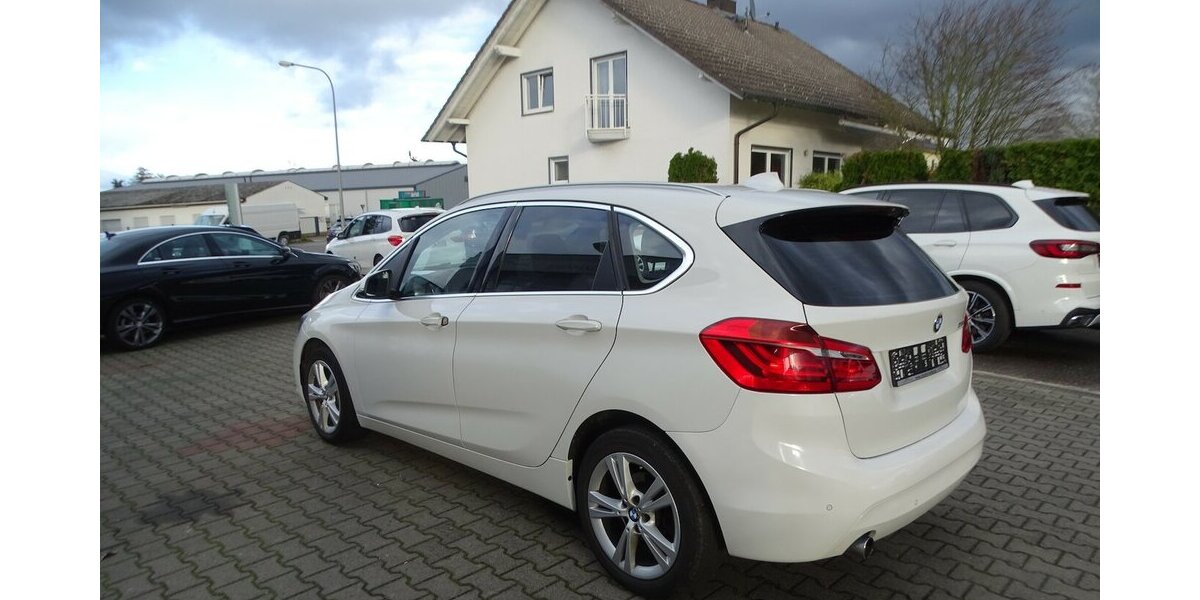 BMW 218 Active Tourer d Panoramadach, Leder, LED Schei 114.982 km 14.790 &euro; Rodgau 63110