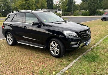 Mercedes-Benz ML 350 221.000 km 19.800 &euro; Kelsterbach 65451