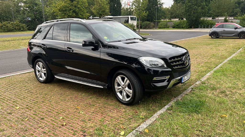 Mercedes-Benz ML 350 221.000 km 19.800 &euro; Kelsterbach 65451