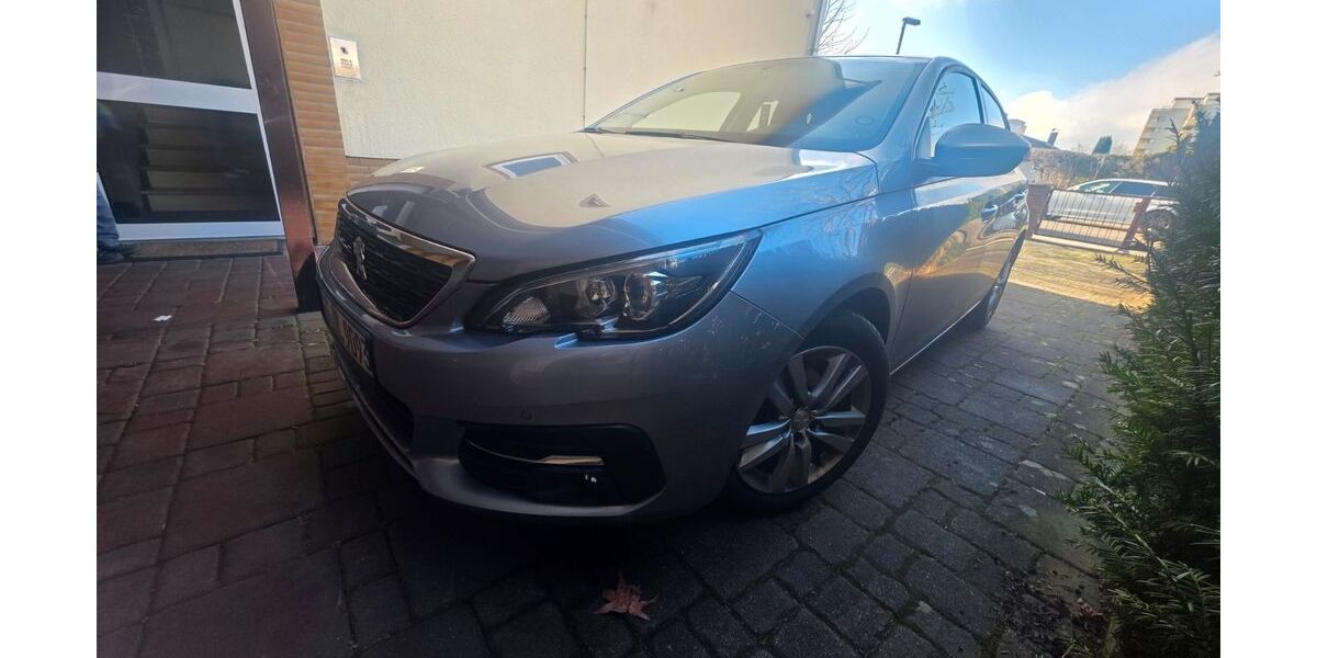 Peugeot 308 95.266 km 8.800 &euro; Mörfelden-Walldorf 64546