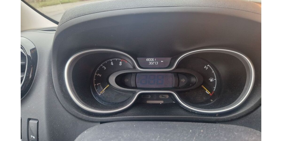 Opel Vivaro 181.000 km 15.500 &euro; Limeshain 63694