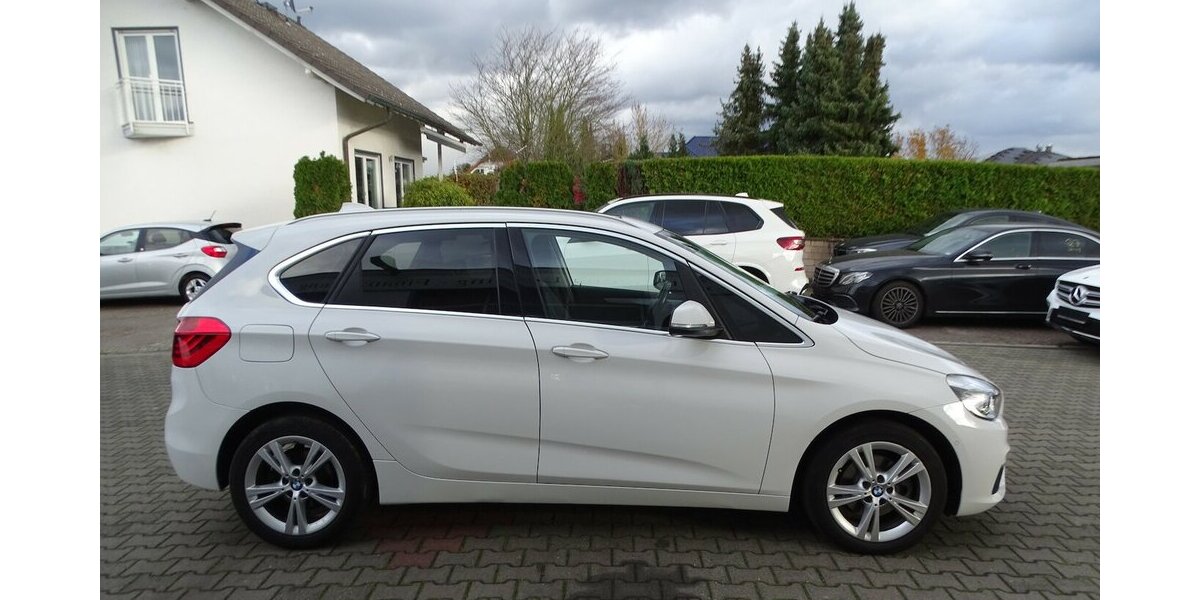 BMW 218 Active Tourer d Panoramadach, Leder, LED Schei 114.982 km 14.790 &euro; Rodgau 63110