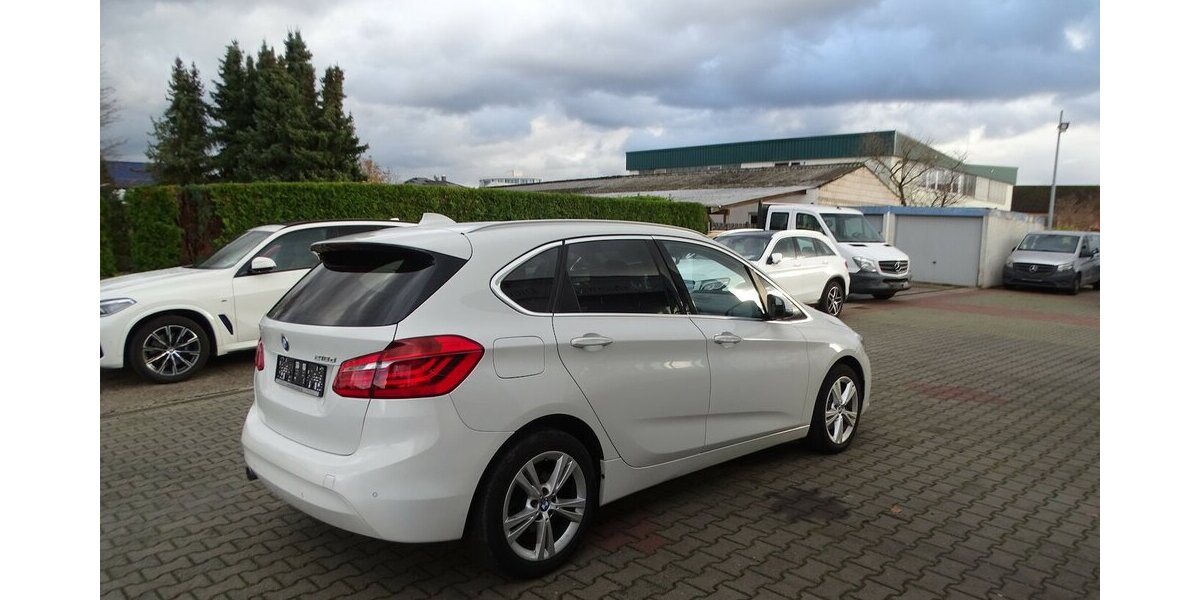 BMW 218 Active Tourer d Panoramadach, Leder, LED Schei 114.982 km 14.790 &euro; Rodgau 63110