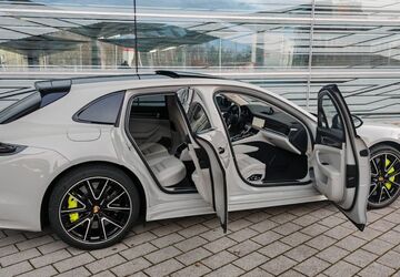 Porsche Panamera 46.700 km 99.999 &euro; Frankfurt am/Main 60389