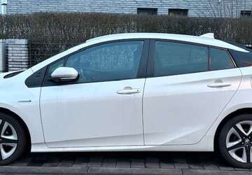Toyota Prius 105.000 km 14.000 &euro; Frankfurt am Main 60438