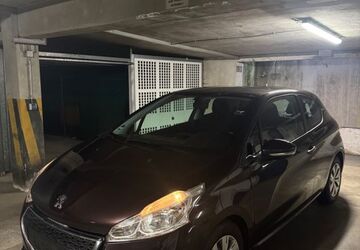 Peugeot 208 112.512 km 3.900 &euro; Frankfurt am Main 60385