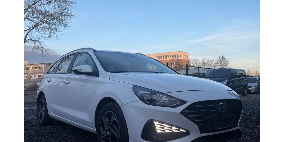 Hyundai i30 156.000 km 10.390 &euro; Frankfurt am Main 60486