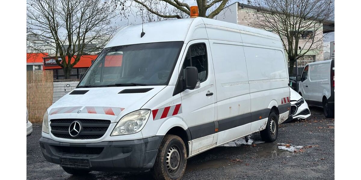 Mercedes-Benz Sprinter 145.000 km 8.990 &euro; Darmstadt 64293