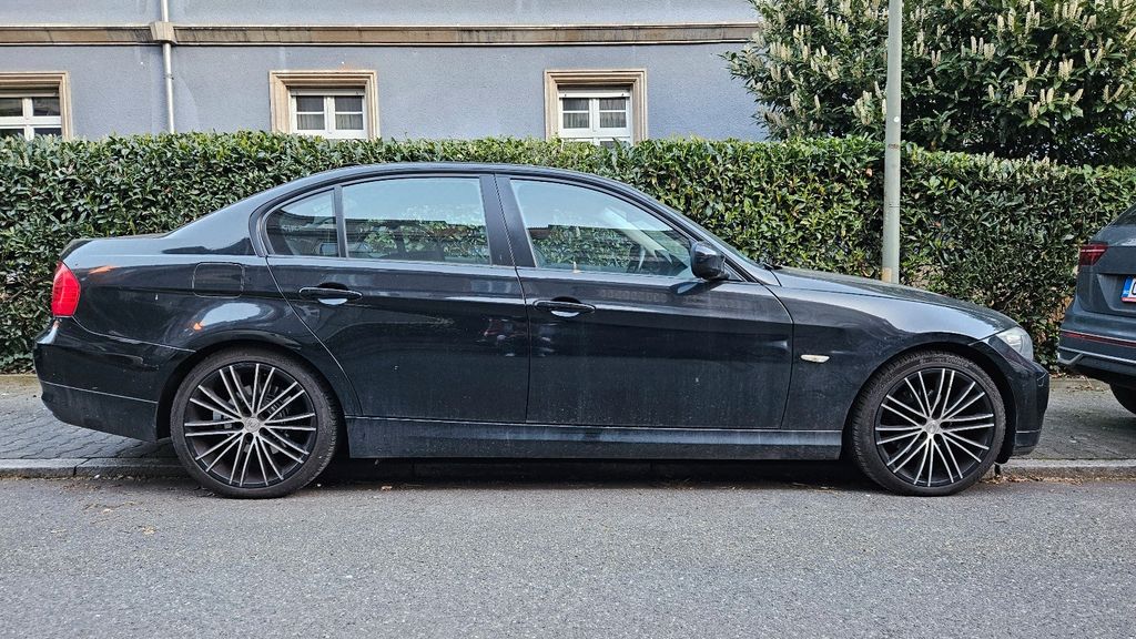 BMW 320 206.000 km 4.129 &euro; Frankfurt am Main 60598