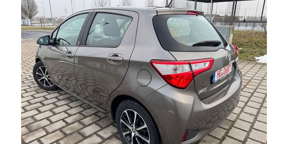 Toyota Yaris 56.400 km 14.200 &euro; Friedrichsdorf bei Frankfurt Main 61381