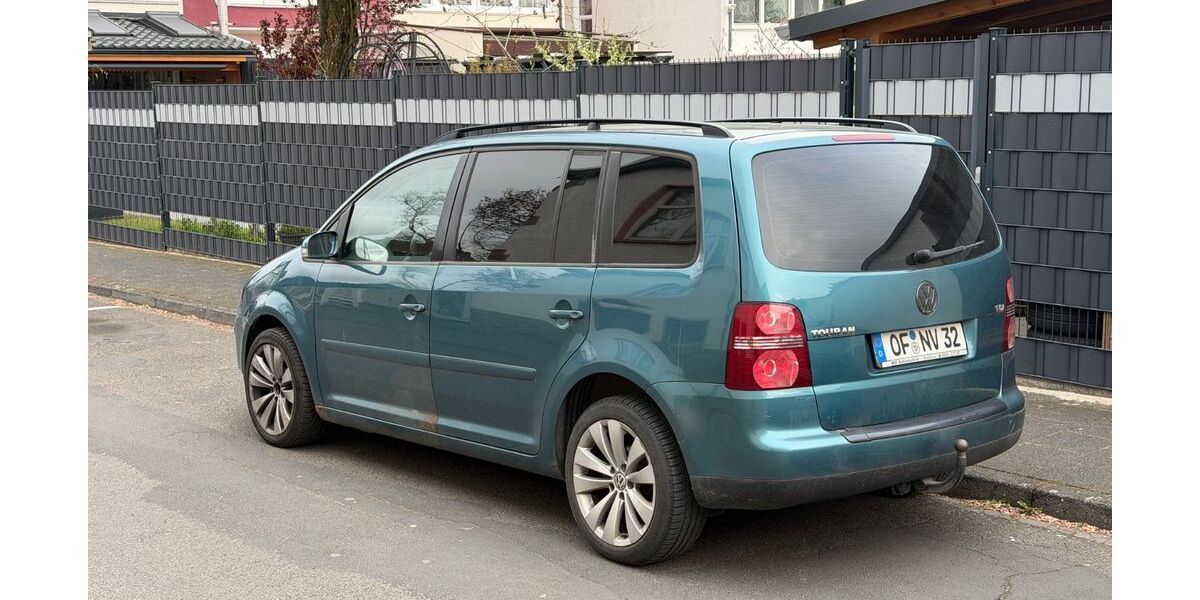 VW Touran 313.000 km 899 &euro; Offenbach am Main 63071