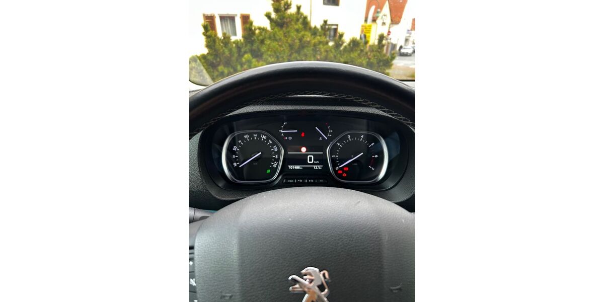 Peugeot Traveller 102.000 km 24.500 &euro; Dietzenbach 63128