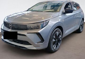 Opel Grandland (X) 31.600 km 21.680 &euro; Rüsselsheim 65428