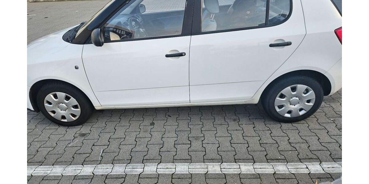 Skoda Fabia 105.000 km 2.350 &euro; Kelsterbach 65451