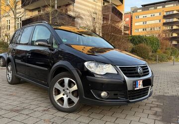 VW Touran 287.861 km 4.790 &euro; Frankfurt am Main 60486