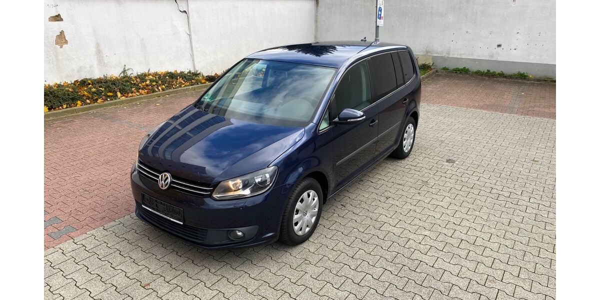VW Touran 228.000 km 5.499 &euro; Frankfurt am Main 60389