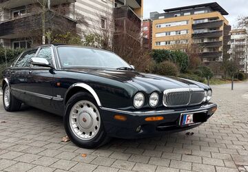 Jaguar Daimler 211.126 km 6.490 &euro; Frankfurt am Main 60486