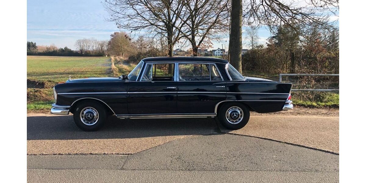 Mercedes-Benz 300 77.200 km 42.500 &euro; Egelsbach 63329