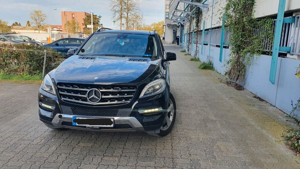 Mercedes-Benz ML 350 213.500 km 16.300 &euro; Mörfelden-walldorf 64546