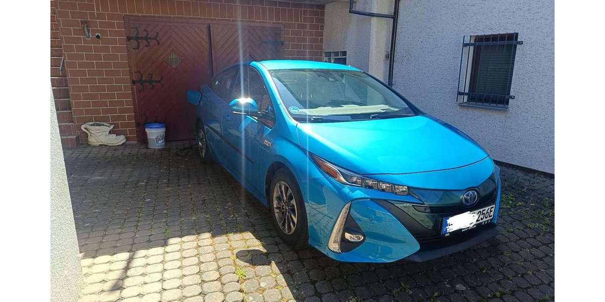 Toyota Prius 92.000 km 18.200 &euro; Gründau 63584