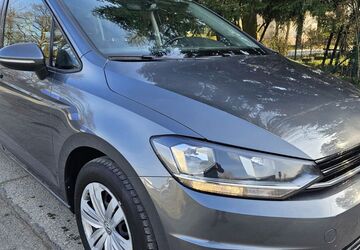 VW Touran 182.000 km 11.960 &euro; Kelkheim 65779