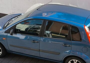 Ford Fiesta 205.130 km 1.400 &euro; Offenbach 63065