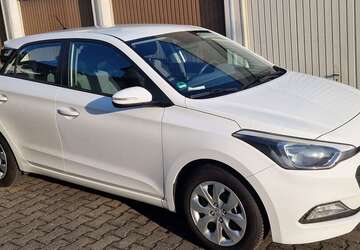 Hyundai i20 125.500 km 6.350 &euro; Gross Gerau 64521
