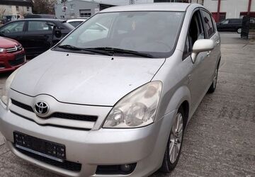 Toyota Corolla Verso 220.000 km 1.900 &euro; Rüsselsheim 65428