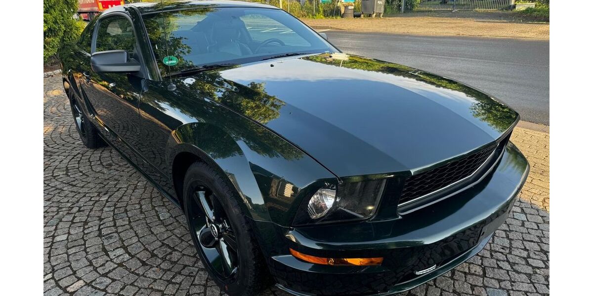 Ford Mustang 84.000 km 23.500 &euro; Schöneck 61137