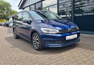 VW Touran 131.300 km 17.190 &euro; Offenbach am Main 63069
