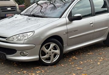 Peugeot 206 150.000 km 2.490 &euro; Rüsselsheim 65428