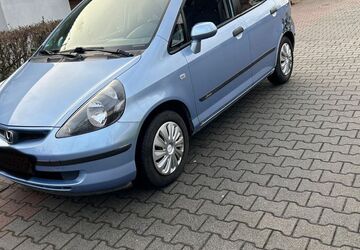 Honda Jazz 77.000 km 2.860 &euro; Offenbach 63069