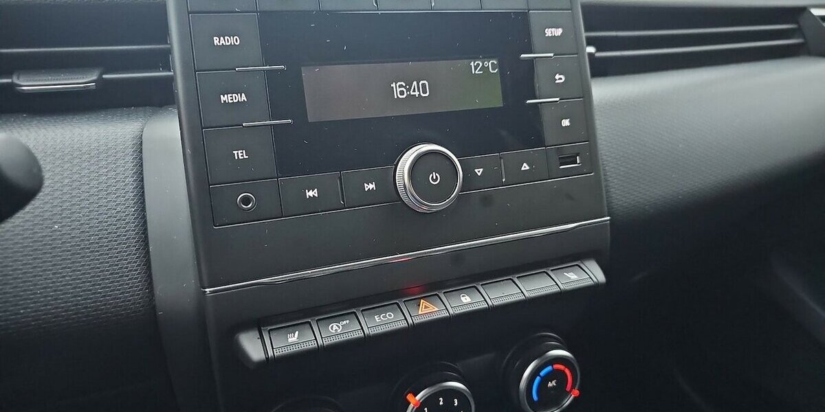 Renault Clio Zen Rate 135,- 21.949 km 13.750 &euro; Schwalbach/Taunus 65824