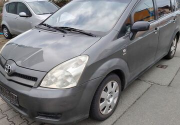 Toyota Corolla Verso 273.000 km 2.700 &euro; Frankfurt 65933