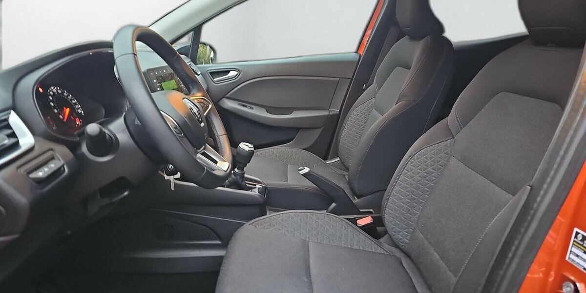 Renault Clio Zen Rate 135,- 21.949 km 13.750 &euro; Schwalbach/Taunus 65824