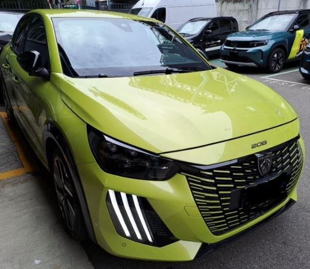 Peugeot 208 11.778 km 16.780 &euro; Rüsselsheim 65428